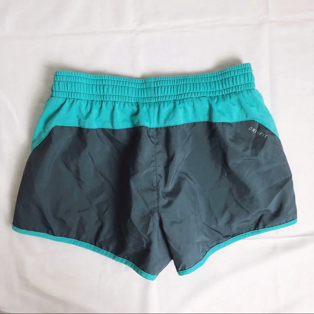 NWOT Nike 2-in-1 training shorts gray turquoise - Picture 2 of 6